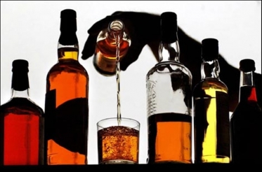 Регулярное употребление алкоголя препятствует развитию болезни Альцгеймера